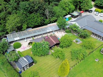 THE ACCOMMODATION COMPRISES: